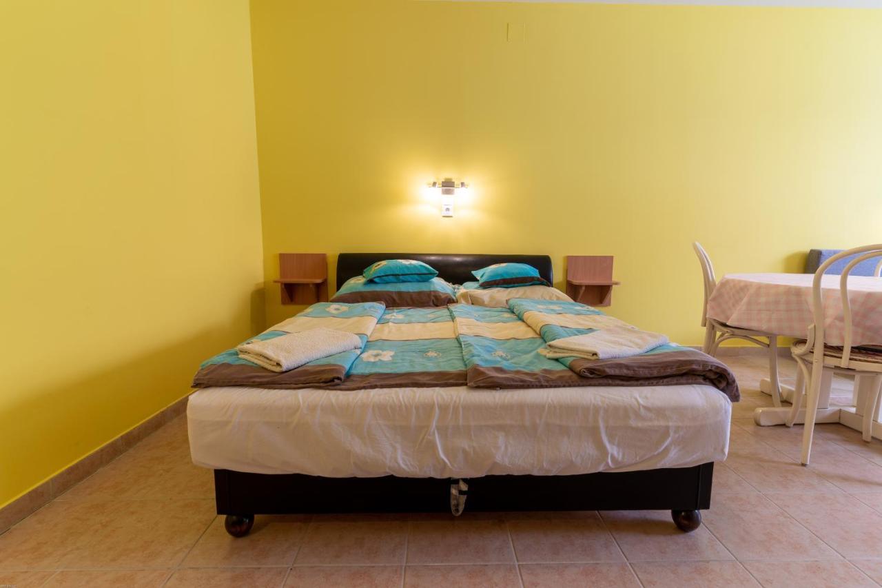 Izabella Panzio Bed and Breakfast Hajdúszoboszló Exterior foto