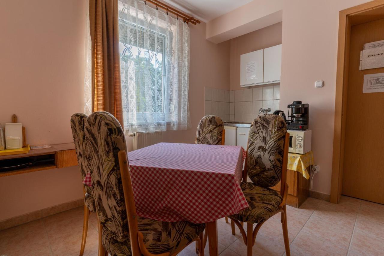 Izabella Panzio Bed and Breakfast Hajdúszoboszló Exterior foto