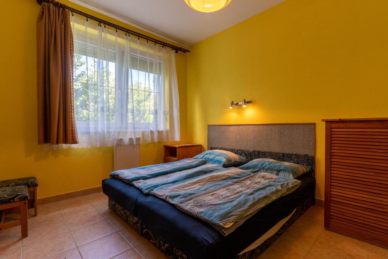Izabella Panzio Bed and Breakfast Hajdúszoboszló Exterior foto