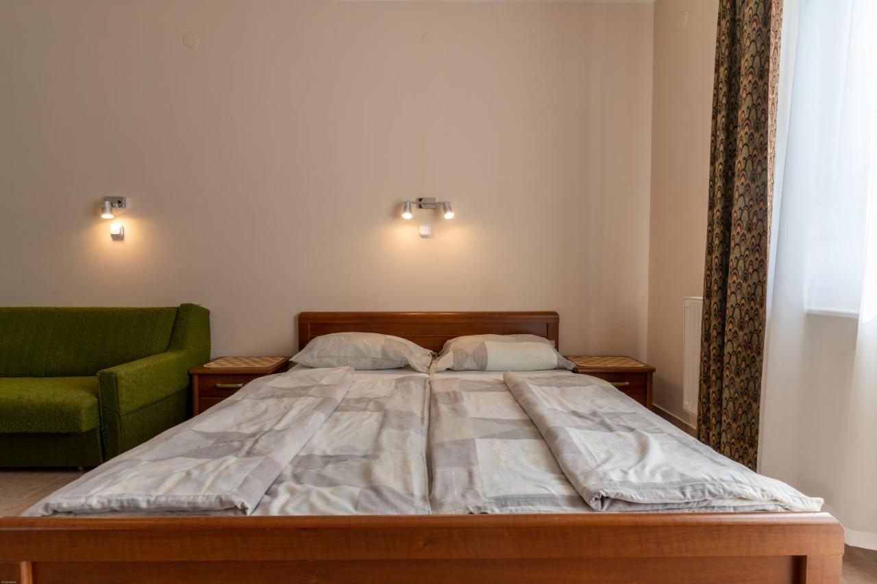 Izabella Panzio Bed and Breakfast Hajdúszoboszló Exterior foto