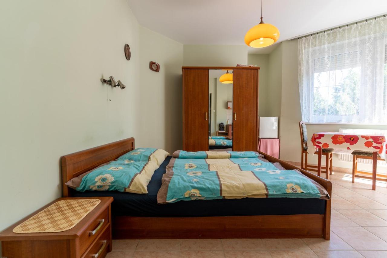 Izabella Panzio Bed and Breakfast Hajdúszoboszló Exterior foto