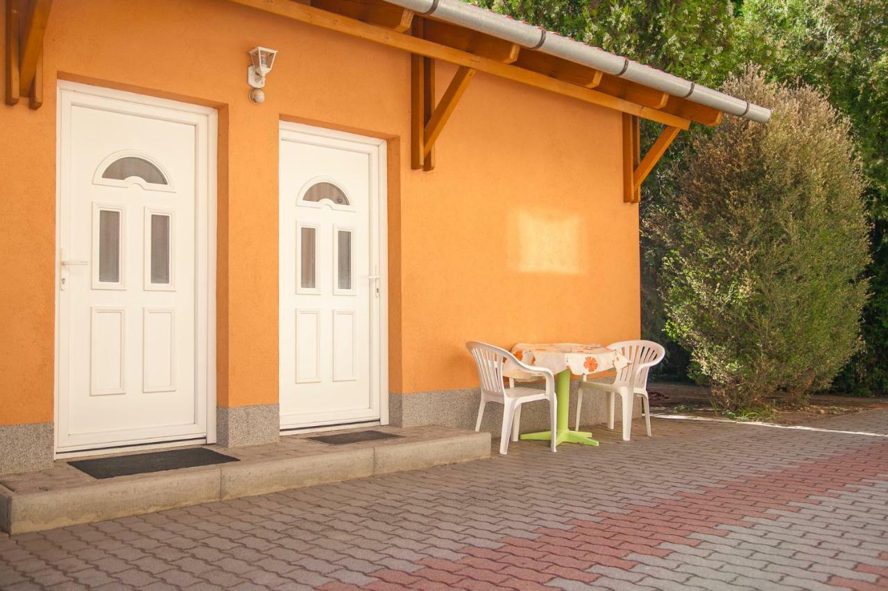 Izabella Panzio Bed and Breakfast Hajdúszoboszló Exterior foto